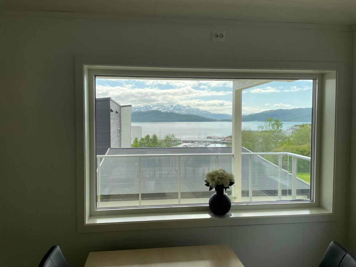 Veien Til Senja Appartement Finnsnes Buitenkant foto