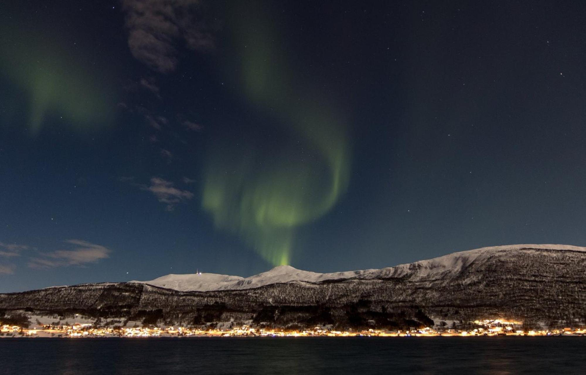 Veien Til Senja Appartement Finnsnes Buitenkant foto